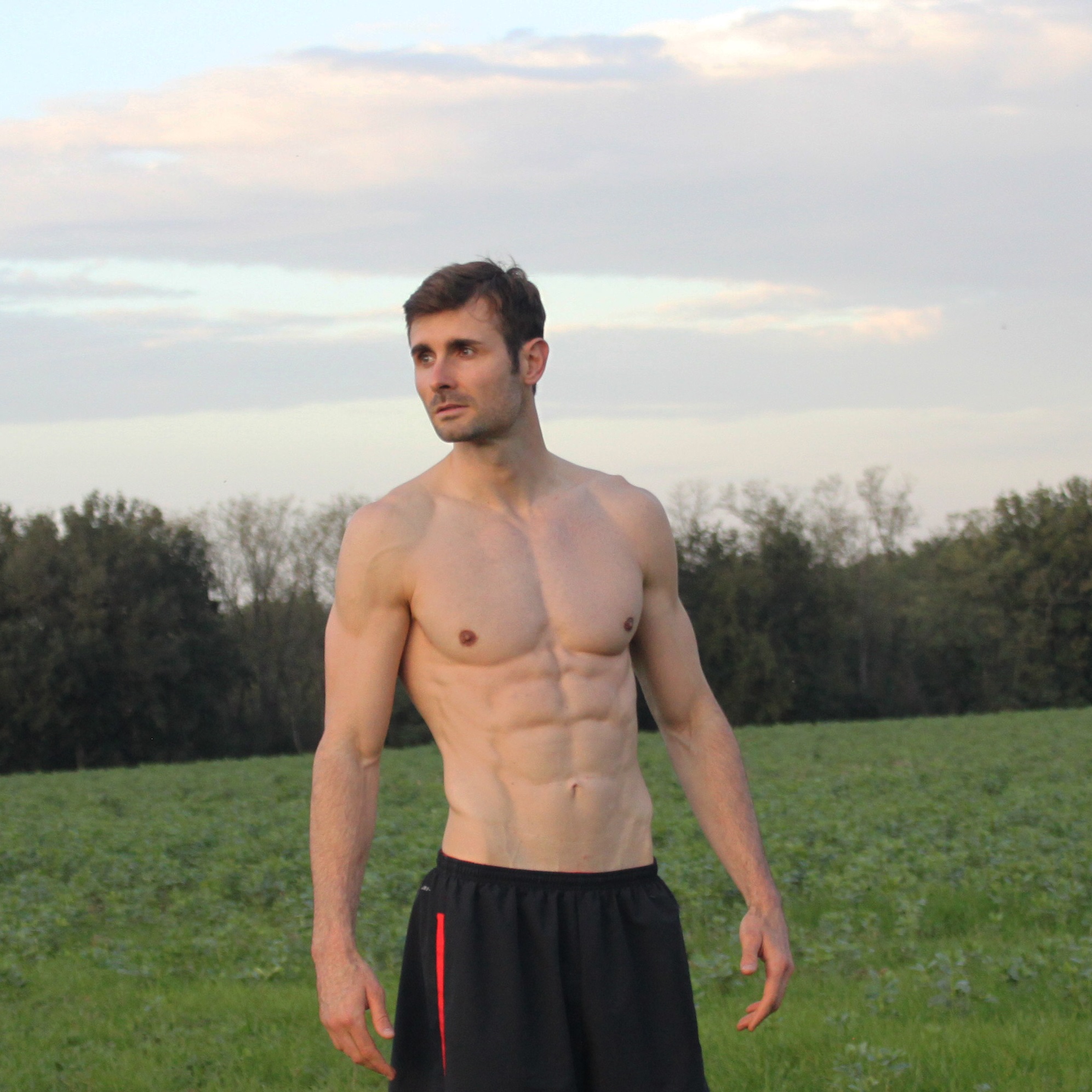 Mathieu, coach sportif à Toulouse, spécialiste en musculation et longévité, offrant un accompagnement et des séances personnalisées.